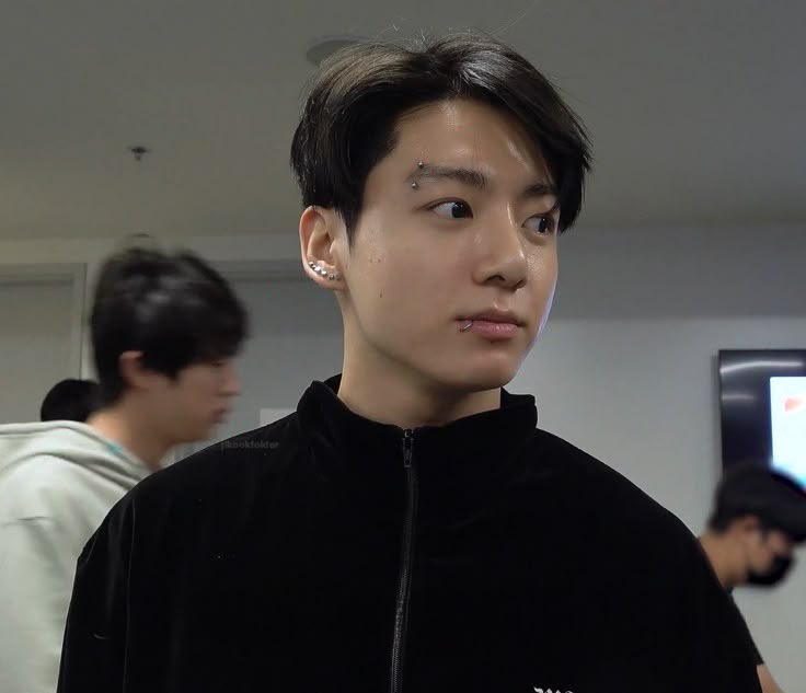 —slow burn,
let our feelings grow slowly, not burning slowly. 

a jungkook mini au
by coffeayn, 2025.