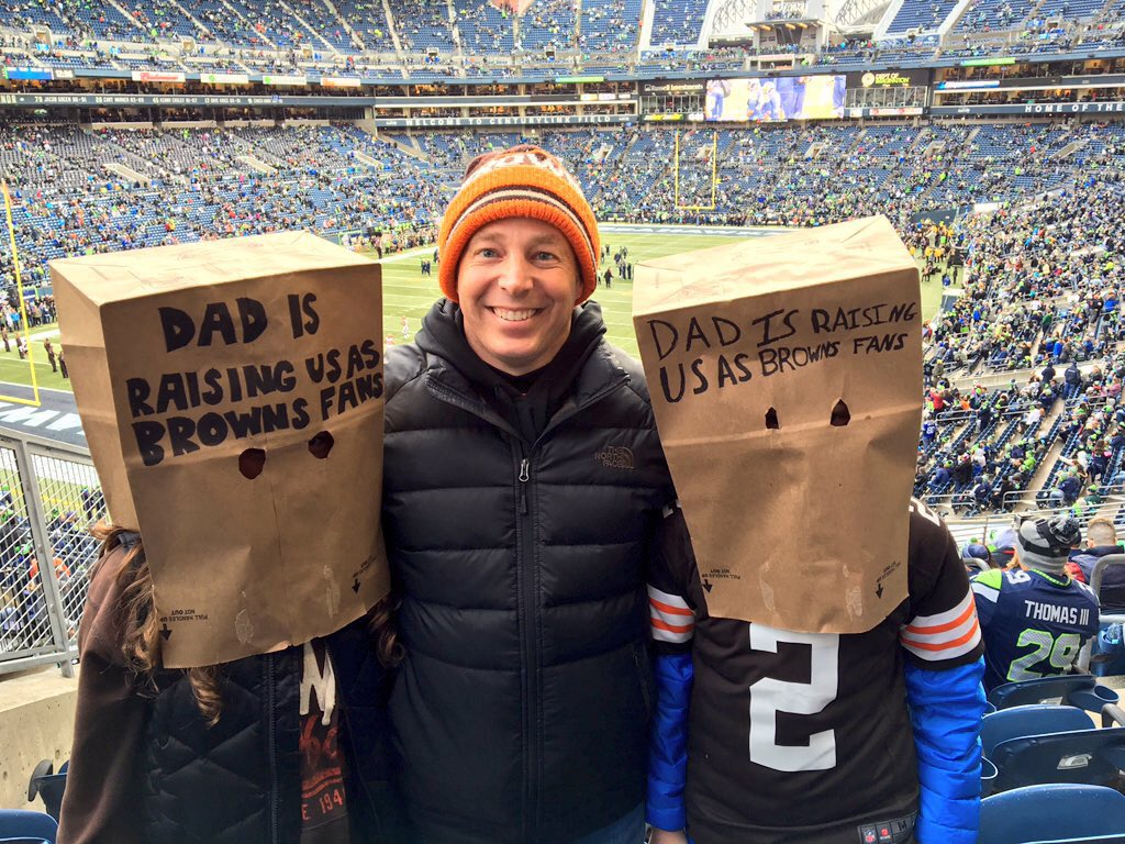 Rob Wolf tweet media