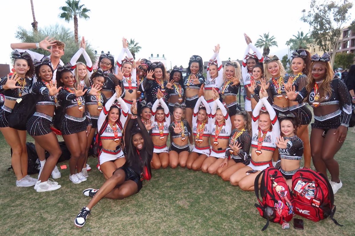 TonnerLex's tweet image. CONGRATS @SSXSharks on y’all’s win this weekend! 🖐🏼🦈❤️🩵