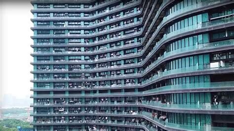 Gewitterjaeger's tweet image. Manche Sendungszusteller haben wahrlich einen komischen Humor.

Tja, welcher namenlose Nachbar könnte das jetzt nur sein?! 🤔
Wo fange ich jetzt an???? 😵‍💫🤯

#Paket #Hermes