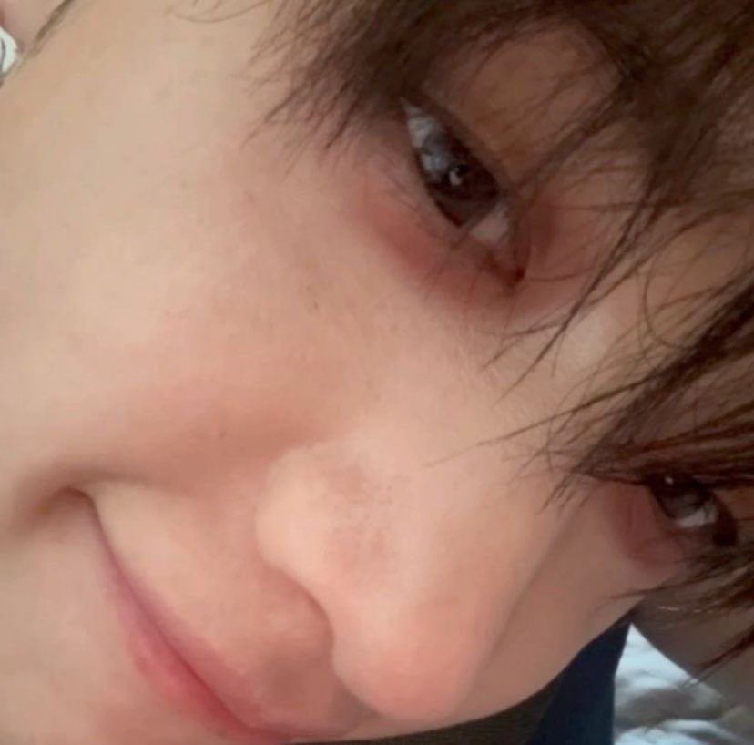 witch1vy's tweet photo. don’t you love when chan https://t.co/DzRaw9GaNh