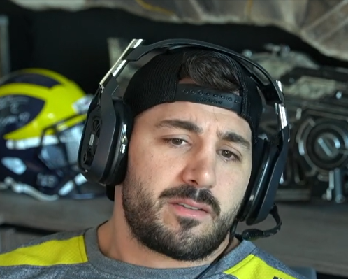 RivalsAssembled's tweet photo. "When you win too many times in a row...your account gets flagged...and now it's only with the dumbasses and the morons so you lose just to keep you playing" 

Nickmercs says the matchmaking algorithm decides if you get good or bad teammates so you play longer https://t.co/3f8lMI3Vv4