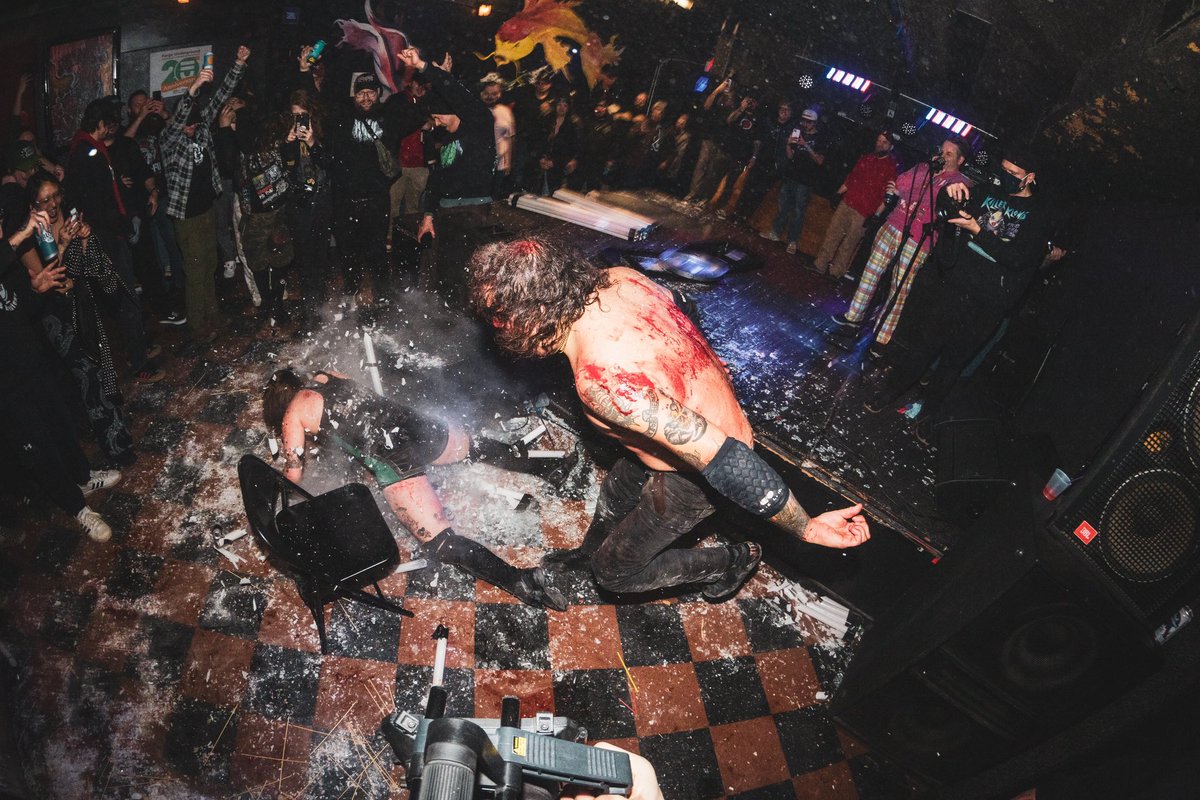 Lighttube pentagram.