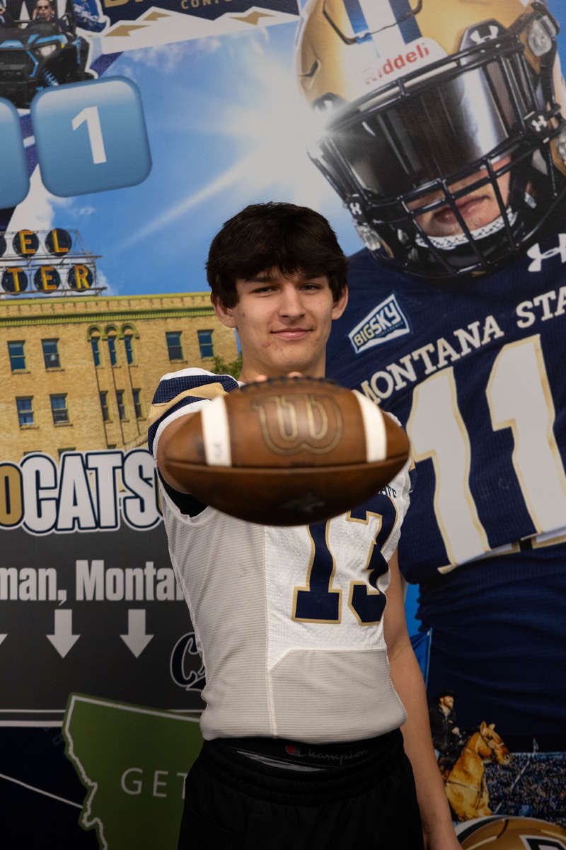 William Snell (@williamsnell_13) on Twitter photo Thank you for having me for junior day!
<a href="/CoachBobbyDaly/">Bobby Daly</a> <a href="/CoachHowe/">Shawn Howe</a> <a href="/MSUBobcats_FB/">Montana State Football</a> <a href="/C_Arbizzani/">Chandler Arbizzani</a> <a href="/coach_sterbick/">Pete Sterbick</a> Thank you for having me for junior day!
<a href="/CoachBobbyDaly/">Bobby Daly</a> <a href="/CoachHowe/">Shawn Howe</a> <a href="/MSUBobcats_FB/">Montana State Football</a> <a href="/C_Arbizzani/">Chandler Arbizzani</a> <a href="/coach_sterbick/">Pete Sterbick</a>
