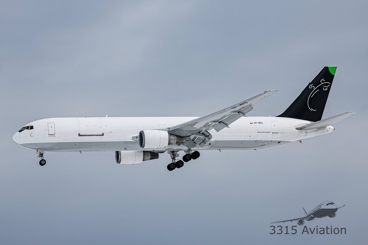 3315Aviation's tweet image. It’s been slow lately but this Sky Taxi 767 stopped off for lobster rolls and whoopie pies recently. #planespotter