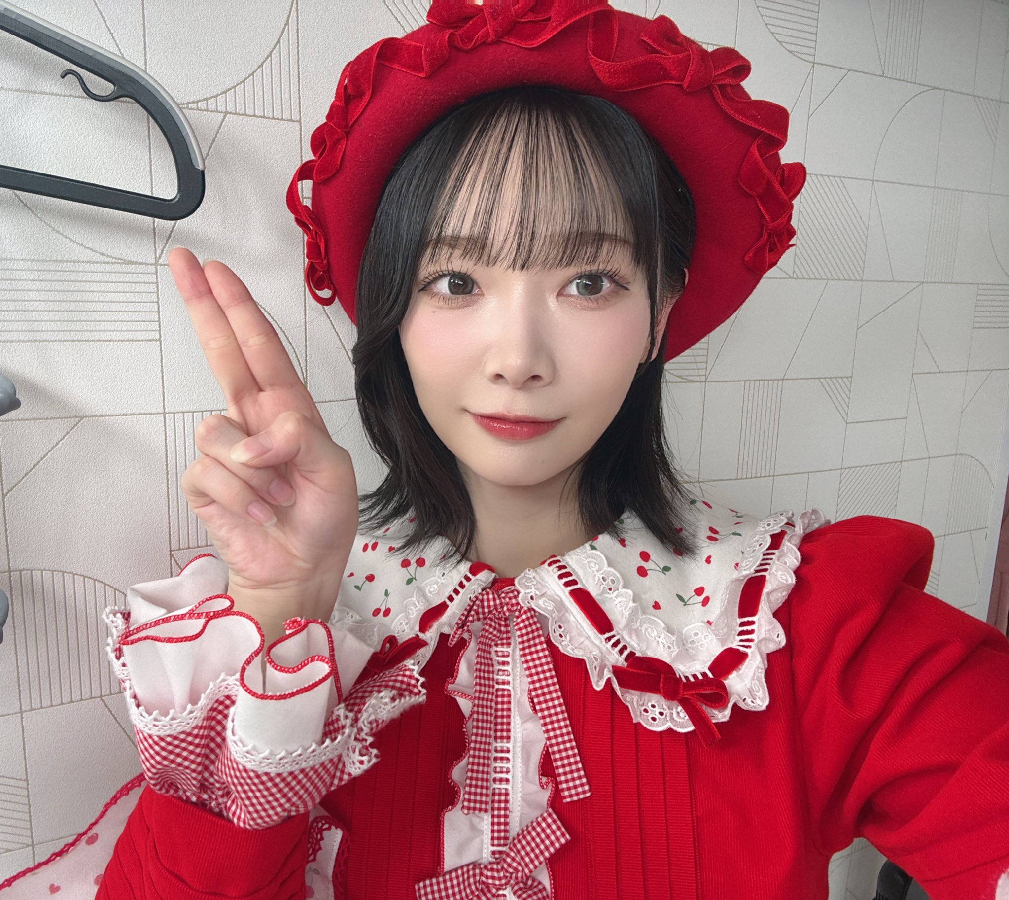 倉野尾成美 すり抜け 缶バッジ