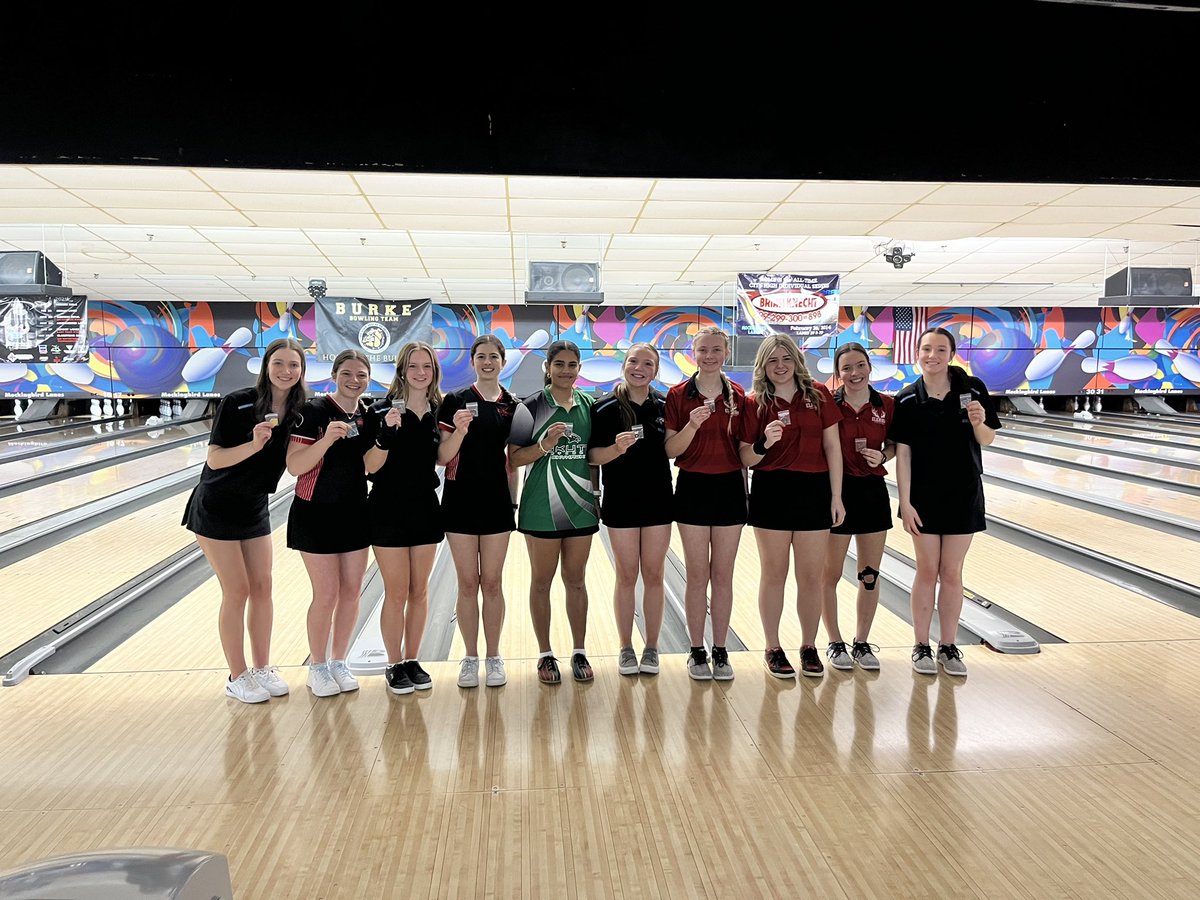ENWolvesBowling's tweet image. District Results from today. 

Girls individual Results

Ava Thompson 🥇- Qualifier
Alayna Vaughn 🥉- Qualifier
Lily Doscher - 6th 
Kyla Henthorn - 10th

Boys individual Results

Zander Limbeck 🥇- Qualifier
Paxton Leesley - 7th

Girls Team Results

District Runner-Up