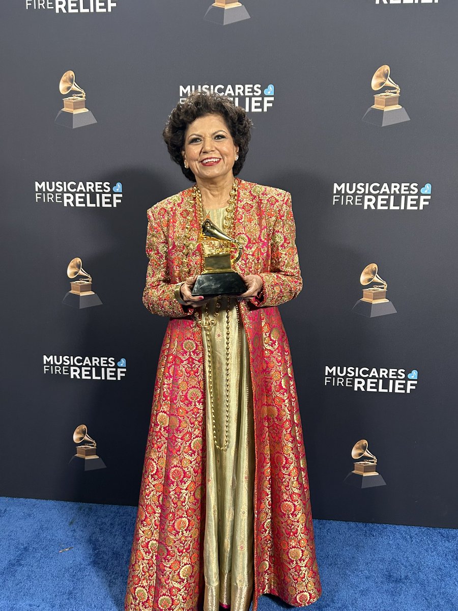 ALotusInTheMud9's tweet photo. Indian American businesswoman, philanthropist and musician Chandrika Tandon has won a Grammy in the Best New Age, Ambient or Chant category for her album ‘Triveni’, a blend of ancient chants and world music. She received the trophy at the awards ceremony in LA on Feb 2. https://t.co/74WPTHGGpD