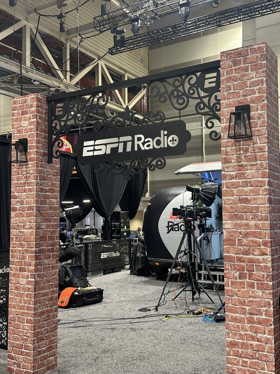 LaurieHoresh's tweet photo. Tomorrow is our first @ESPNAusNZ NFL Brekkie Show LIVE from #SuperBowlLIX Radio Row in New Orleans⚜️

And we are opening up the Hot Take Hotline for a full show of your biggest, boldest questions + thoughts ahead of the #Chiefs vs #Eagles II

So what’s cooking on your #NFL mind? https://t.co/0VEsuffCda