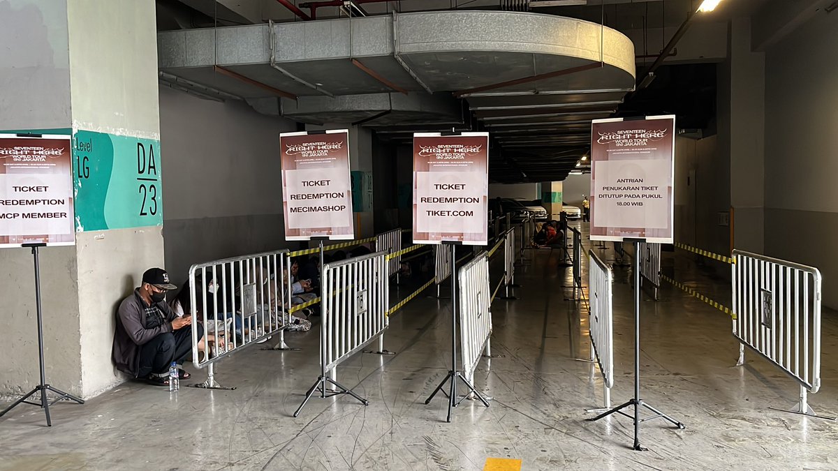 antri jam segini demi tukerin tiket punya orang:’)

kali ini gak bisa nonton soalnya😖