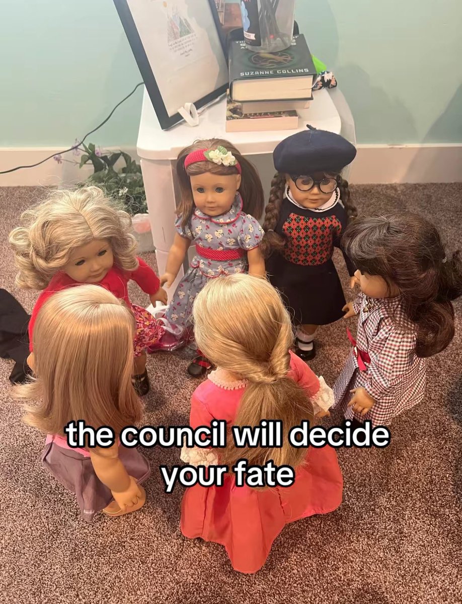 Bitchelorette_'s tweet photo. every season when someone dares to ask for time with the bachelor

#TheBachelor https://t.co/c4iQRy68Rv