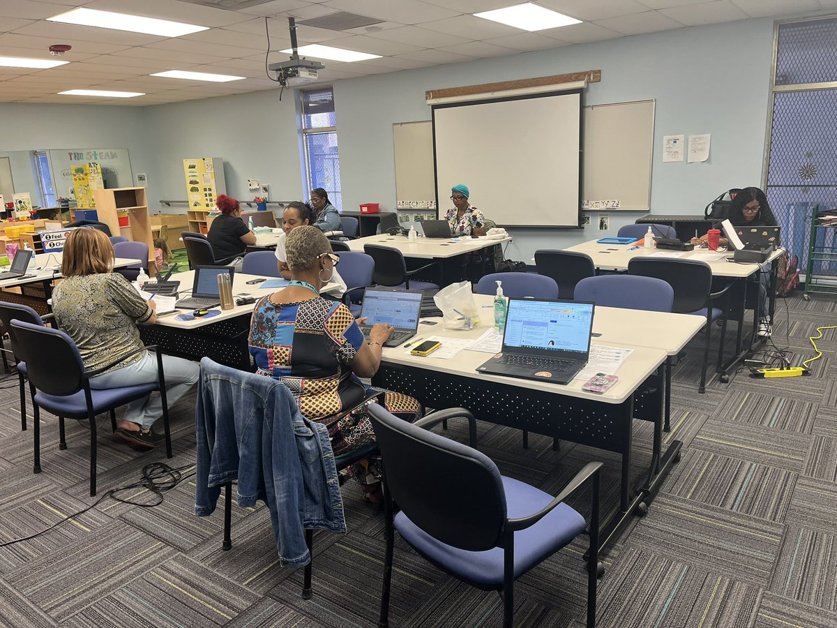 Lori Canning tweet media