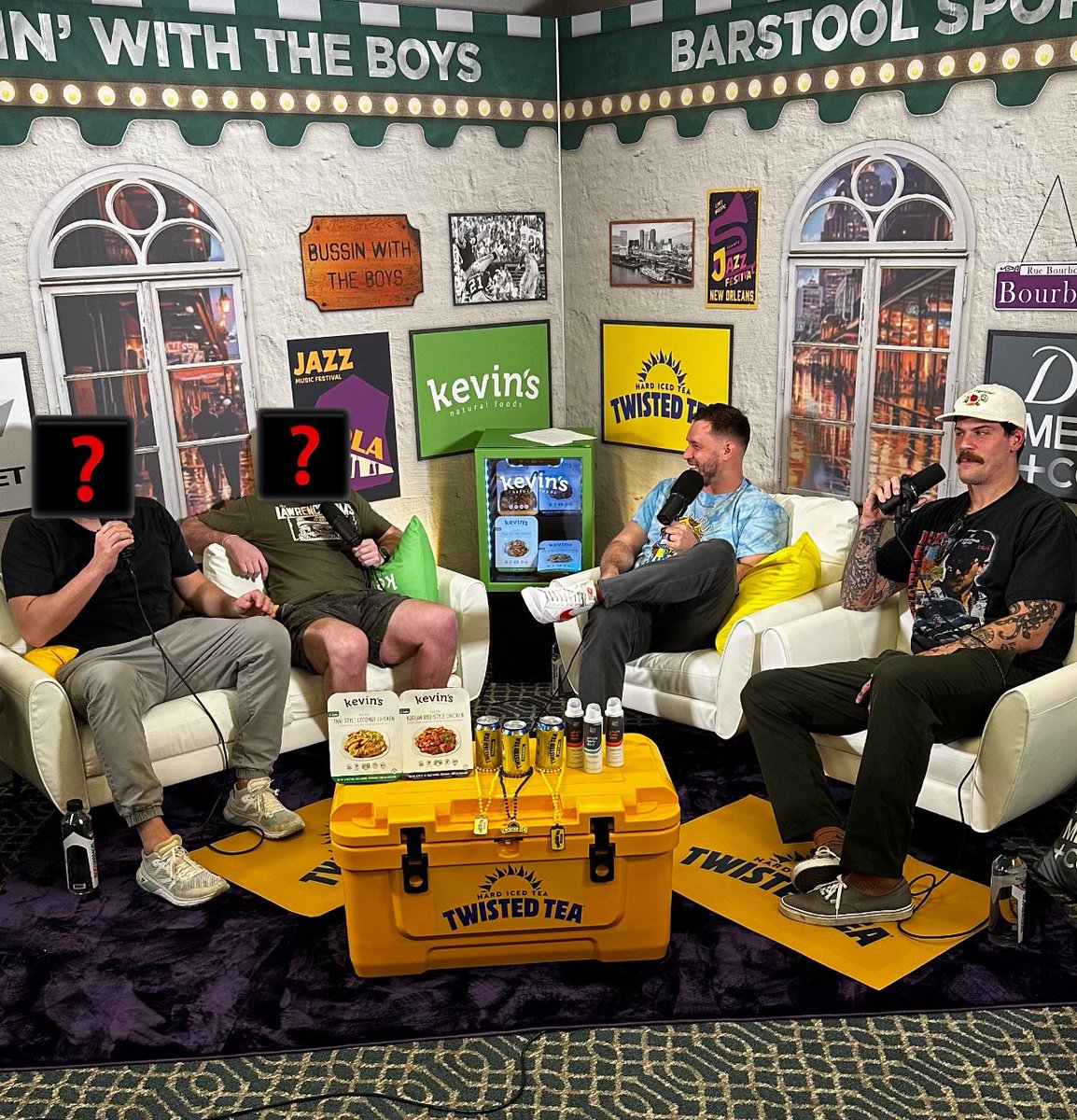 Bussin' With The Boys tweet media