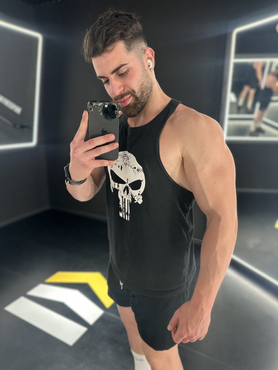 Carlitos_SegQui's tweet photo. I'm sorry but I'm serious #modelmen #men #onlyfans #onlyfnasmen https://t.co/uSE3OclpSB