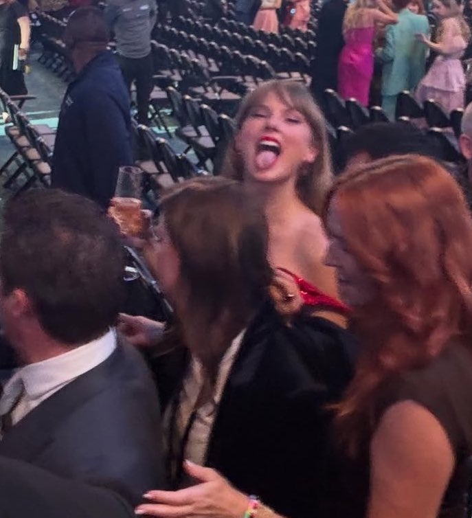 Taylor Swift Updates 💎 tweet media