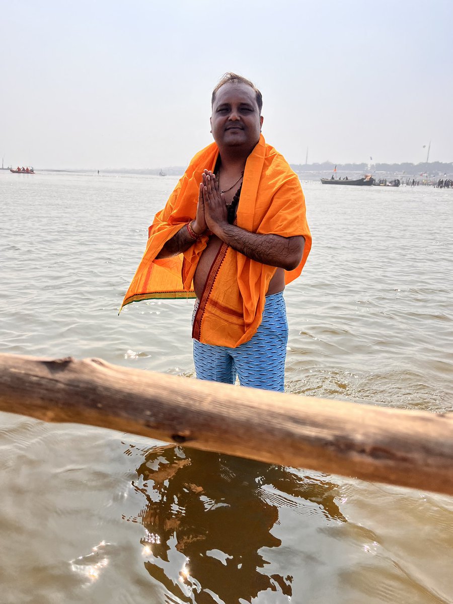 Kunal_6883's tweet photo. Very superb management. All credit goes to @myogiadityanath @myogioffice @Uppolice @IndianArmy007 and all members part of #MahaKumbh2025 #upbjp #BJP #KumbhMela2025 @homeupgov #ModiKiGuarantee https://t.co/KKtkgpVfrw