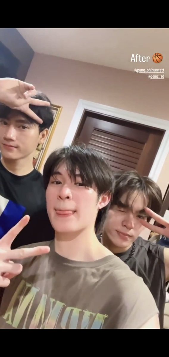 MaxNatLatino's tweet photo. 🩷🩵#MaxNat
03022025 via story ig de Nat
💪✨️
#NatGraduationDay
#ฮาร์ทดิสของแม้กณฐ
#mmaxmax #ไดโนกรธัสส์
#natasitt #ขวดนมของเบบี้ณฐ https://t.co/NKLB1V0Uq4