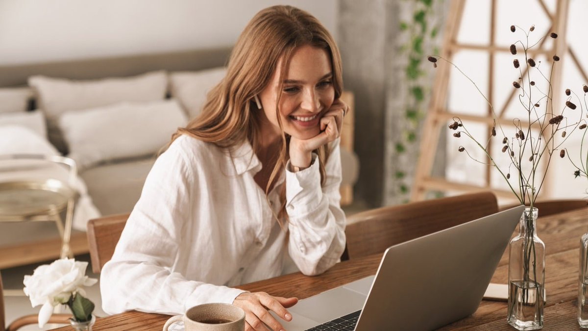 I love a happy office. Check out this article for a little inspiration on this Monday afternoon. 

simply-uncomplicated.com/tips-for-your-…