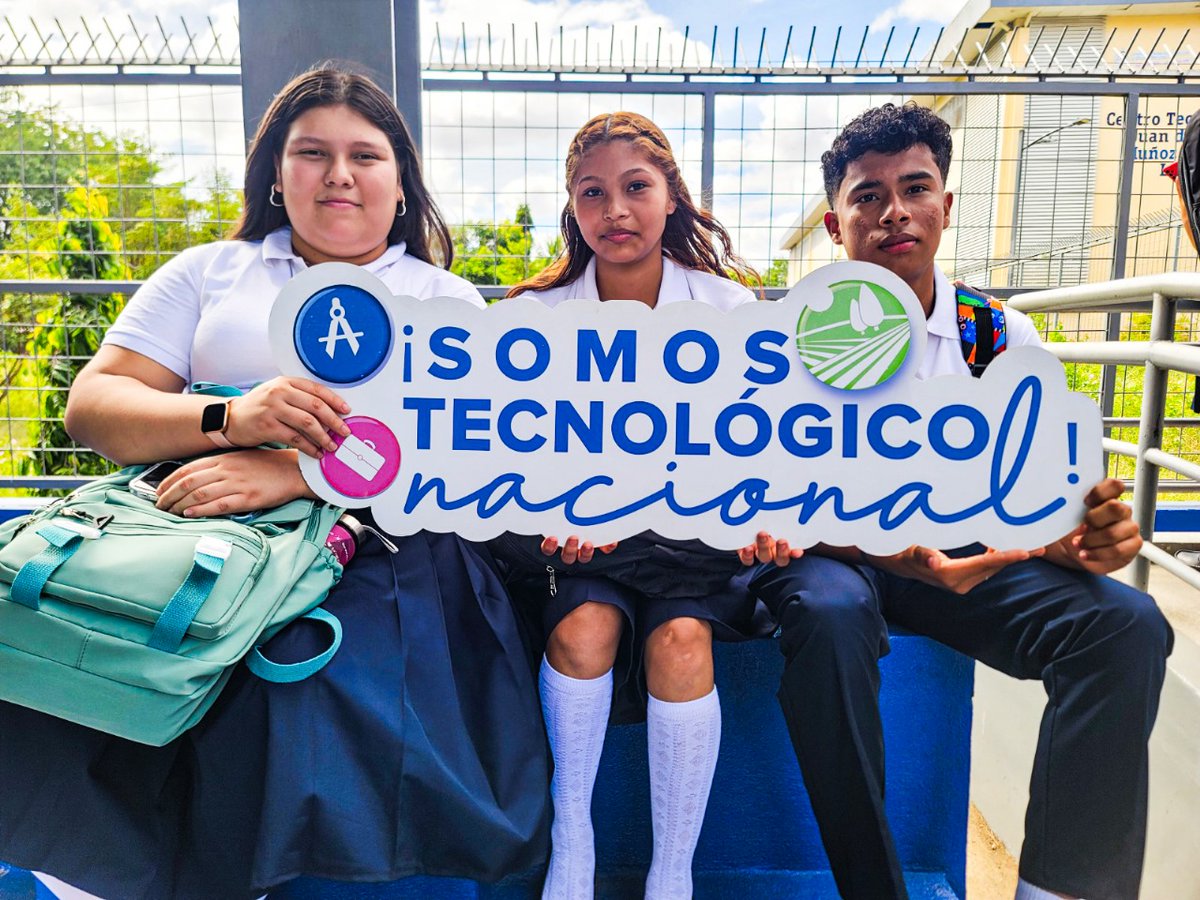 CentroTec_JDMR's tweet photo. Construyendo sueños desde las Carreras Técnicas estudiantes del turno vespertino inician su año lectivo 2025 con alegría desde las instalaciones del @CentroTec_JDMR 
Educación Gratuita y de Calidad
#TecJDMR
#SoyTecNicaragua https://t.co/I71gAigpC7