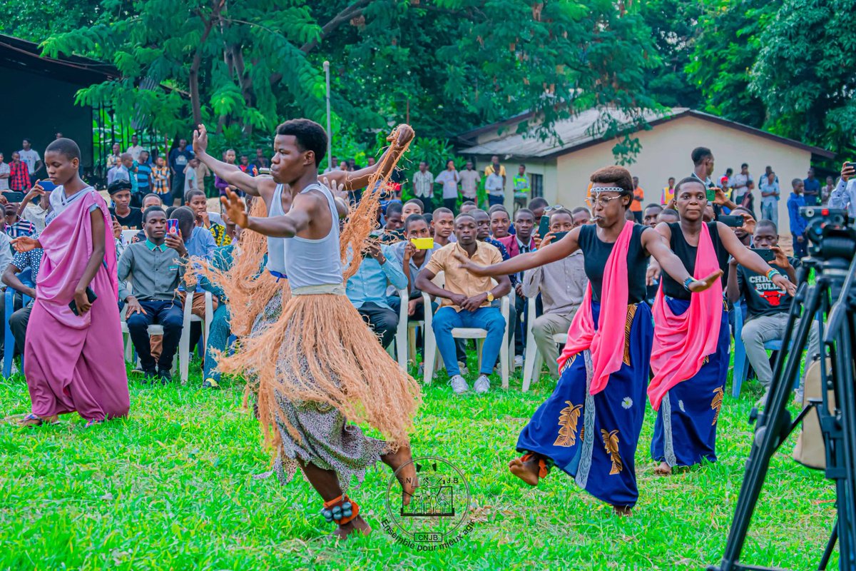 DrIngabire's tweet photo. "La culture est un levier essentiel pr l’éducation, une richesse précieuse pour notre pays &amp; une source d’inspiration pr l’innovation et la création." J’ai rappelé aux étudiants l'importance de la préserver &amp; la valoriser.🌍✨ #Culture #Patrimoine #Burundi @MENRS4
@MinEACJSCBdi https://t.co/0SpFscWgg6