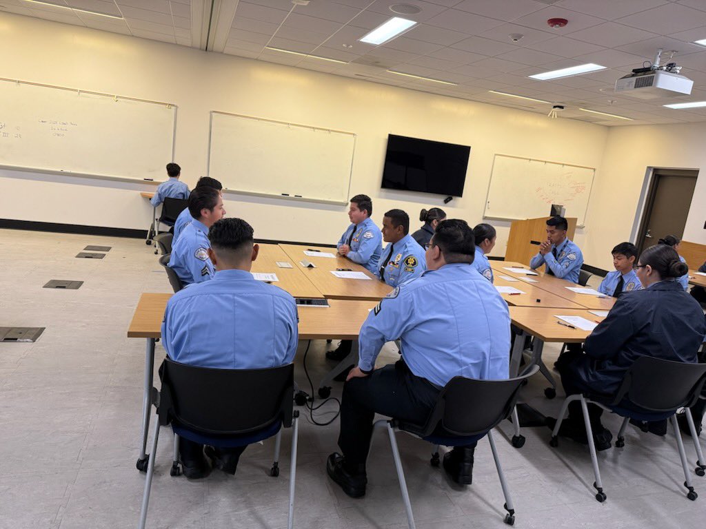 LAPD_Cadets's tweet image. 📢 Cadet Promotional Testing 📢
Yesterday, our cadets stepped up to the challenge and took their promotional tests, demonstrating their leadership, knowledge, and dedication to the program. 💪👮♂️👮♀️Good Luck to all!