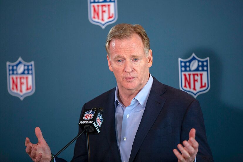 NFL_DovKleiman's tweet photo. 𝗕𝗥𝗘𝗔𝗞𝗜𝗡𝗚: NFL Commissioner Roger Goodell says the league does NOT show favoritism towards the #Chiefs:

"It’s a ridiculous theory for anyone who might take it seriously."

The NFL is not rigged or scripted. https://t.co/sG02o314U4