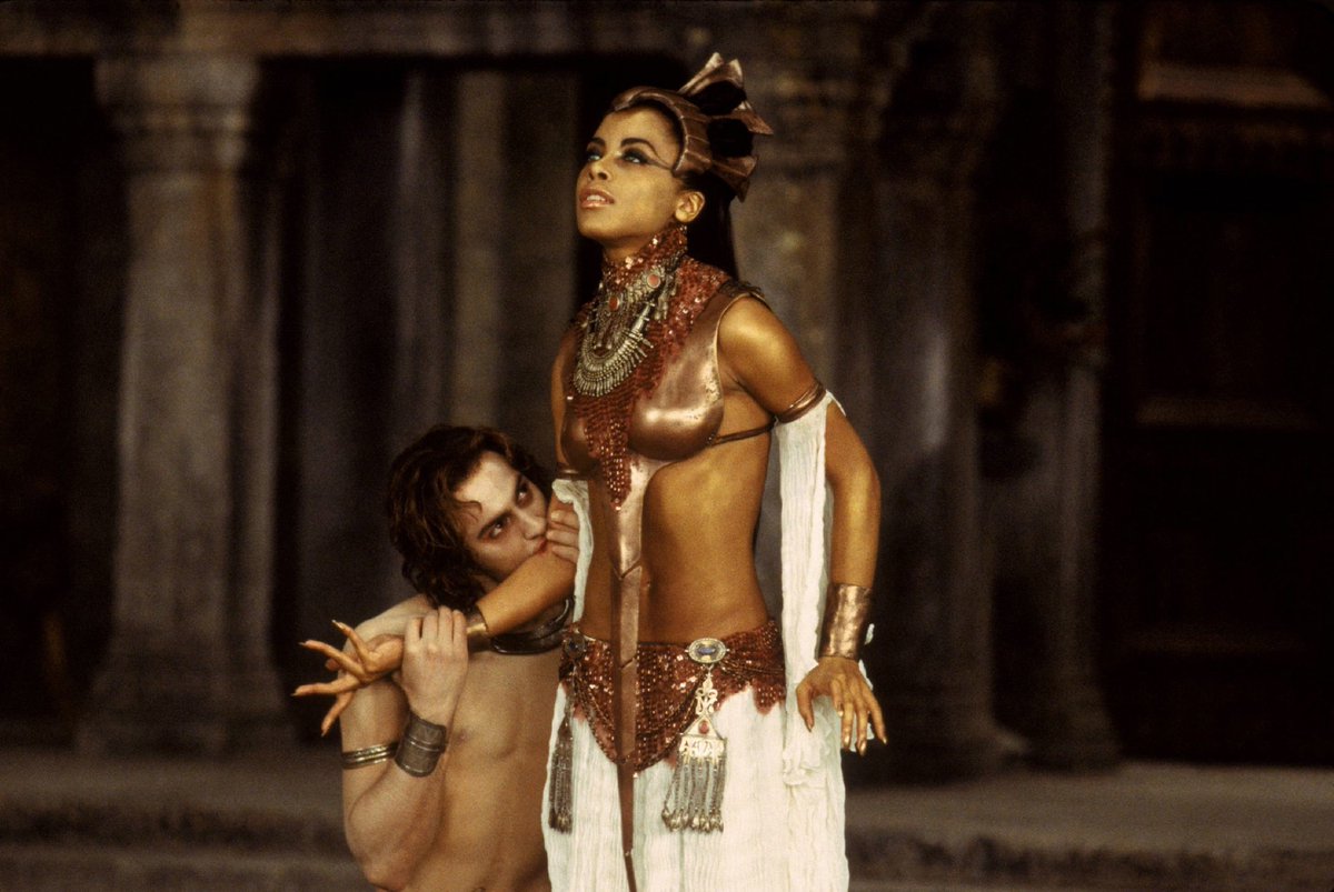 EugWSerra's tweet photo. On February 22, 2002, Queen of the Damned was released. #QueenOfTheDamned #Aaliyah #StuartTownsend #MargueriteMoreau #VincentPerez #LenaOlin #ClaudiaBlack #AnneRice https://t.co/CVhszAF86V