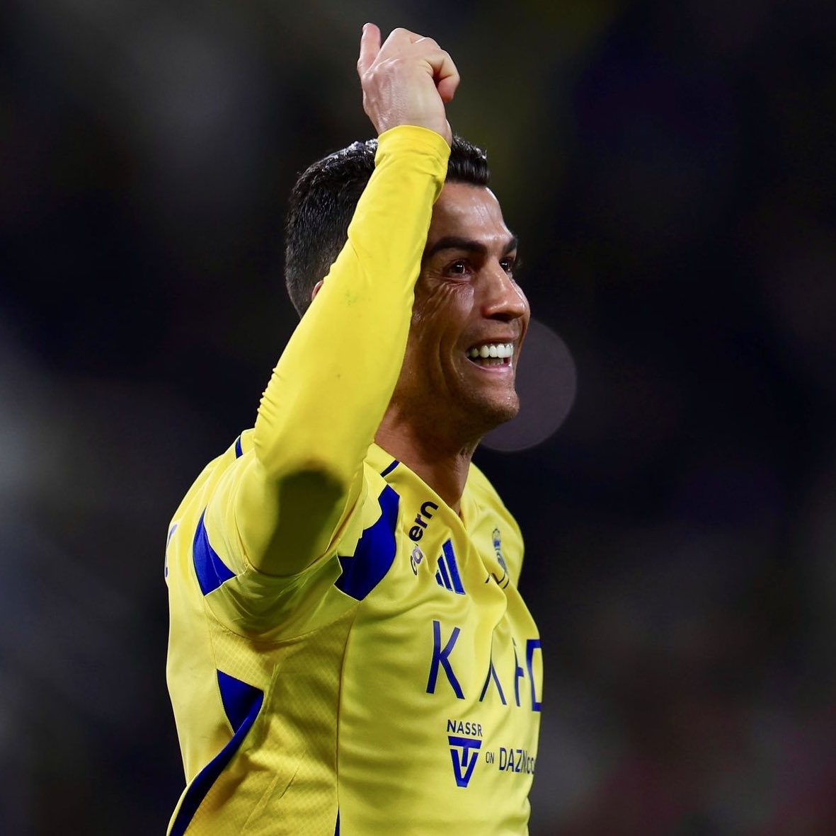 choquei's tweet photo. 🚨ATENÇÃO: Cristiano Ronaldo atinge 923 gols na carreira. Faltam apenas 77 gols para que ele se torne o primeiro jogador da história do futebol a marcar 1.000 gols oficiais. https://t.co/FgZTeX8ABI