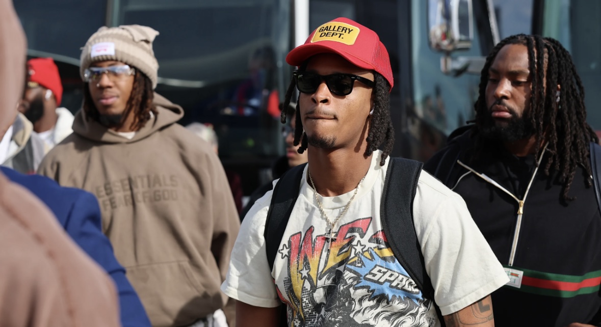 PrezTomKruczek's tweet image. On behalf of the Columbus community, I want to congratulate Deon Bush ‘12 and Josh Uche ‘16 as they prepare for Super Bowl LIX with the Kansas City Chiefs. Wishing them the best of luck this weekend as they go for their third straight Super Bowl victory. #CPride #Adelante