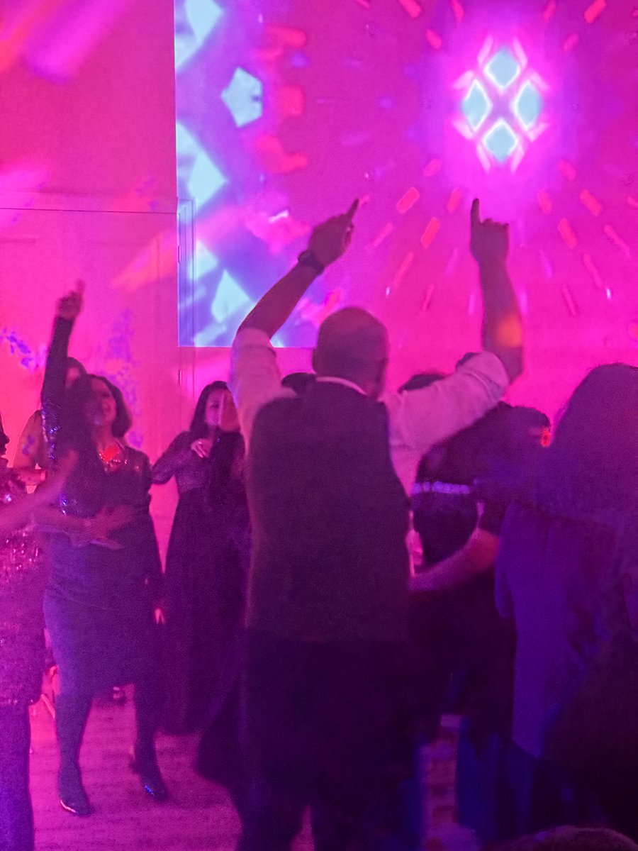 imcreativelab's tweet image. Cheers to everyone who joined IMCL’s unforgettable NYE party! 🎉🕺 Music, games &amp;amp; good vibes with family &amp;amp; friends—it was magical. 🥂 We can’t wait to do it again this year! 💛 #IMCLCelebrates #NewYearsParty