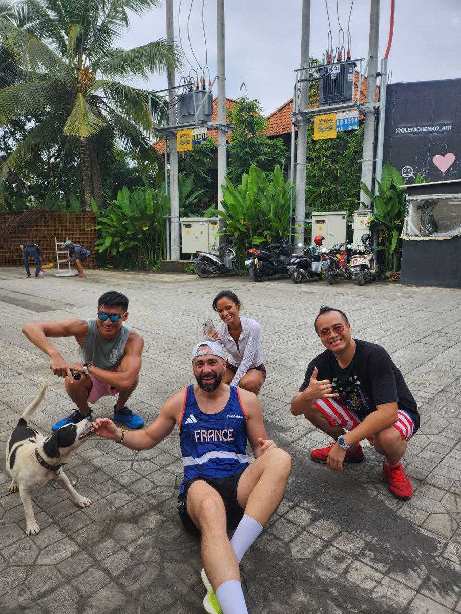 Hah, looks like we've got a lil' 🐕 trailing us! 🥰🐾

<a href="/ataraxiaDEFIT/">Ataraxia</a> @MagicMikeNEO 

#Flow @flow_bali <a href="/GravidCommunity/">Grav.id</a>