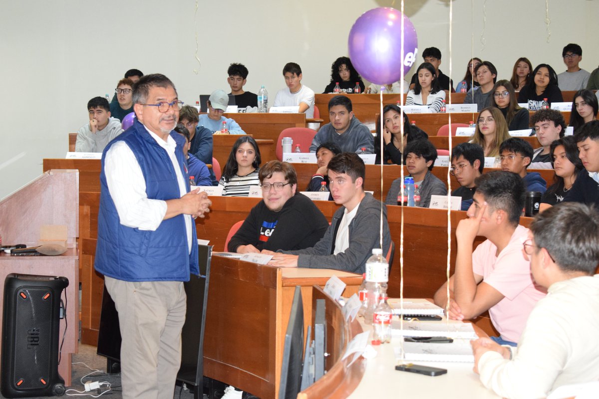 ePC_UCB's tweet image. 📢 ¡Inicio de clases en ePC-UCB! 🎉

Hoy recibimos con entusiasmo a nuestros nuevos integrantes, quienes participaron en una jornada de bienvenida llena de energía, actividades dinámicas y mucha emoción. 💙✨

¡Bienvenidos a la familia ePC-UCB!

#SoyePC #UCB #OrgulloePC