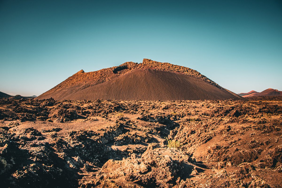 mediacitymod's tweet photo. The volcanic crater of El Cuervo in the Parque Natural de Los Volcanes of Lanzarote, makes for a great walk and can be explored from within.
January 2025.
#Lanzarote #Spain #CanaryIslands #Travel #volano #photography #Volcano #travelblogger https://t.co/A5YFqYR08X