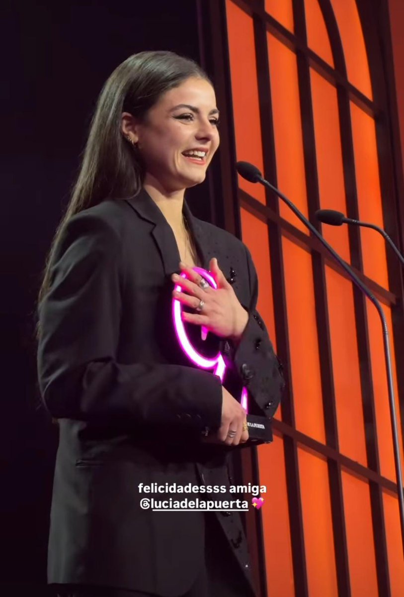 Ldlpmx's tweet photo. 🏆 Categoría 'Música by Santander SMusic': @luciadelapuerta ⭐

 #GenZAwards  

Por muchos logros más mi Lu !! 🥹😭 https://t.co/JbXPxAKxdv