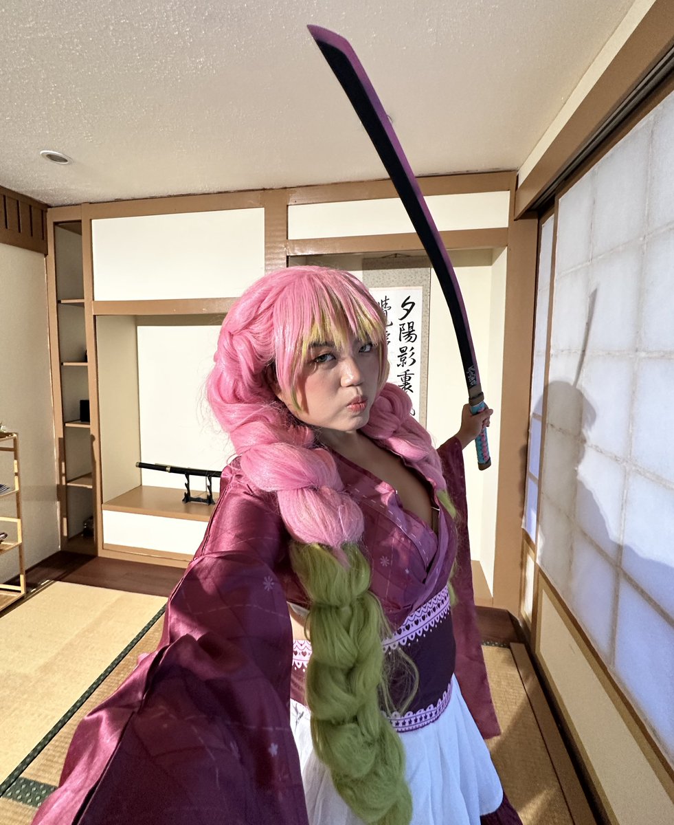 kae_ong's tweet photo. Some BTS for Valentines 💘 
#kimetsunoyaiba #mitsuricosplay #demonslayer https://t.co/PHmTK3ycr2