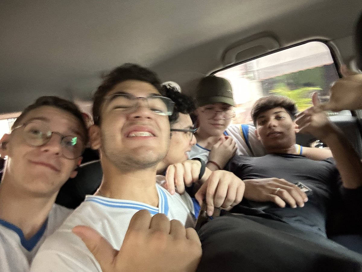 Ralsans_'s tweet photo. se me perguntarem se eu sou rico, eu vou responder q eu sou milionário ❤️‍🩹
não sei oq eu seria sem vcs https://t.co/fhWJ3qZgYP