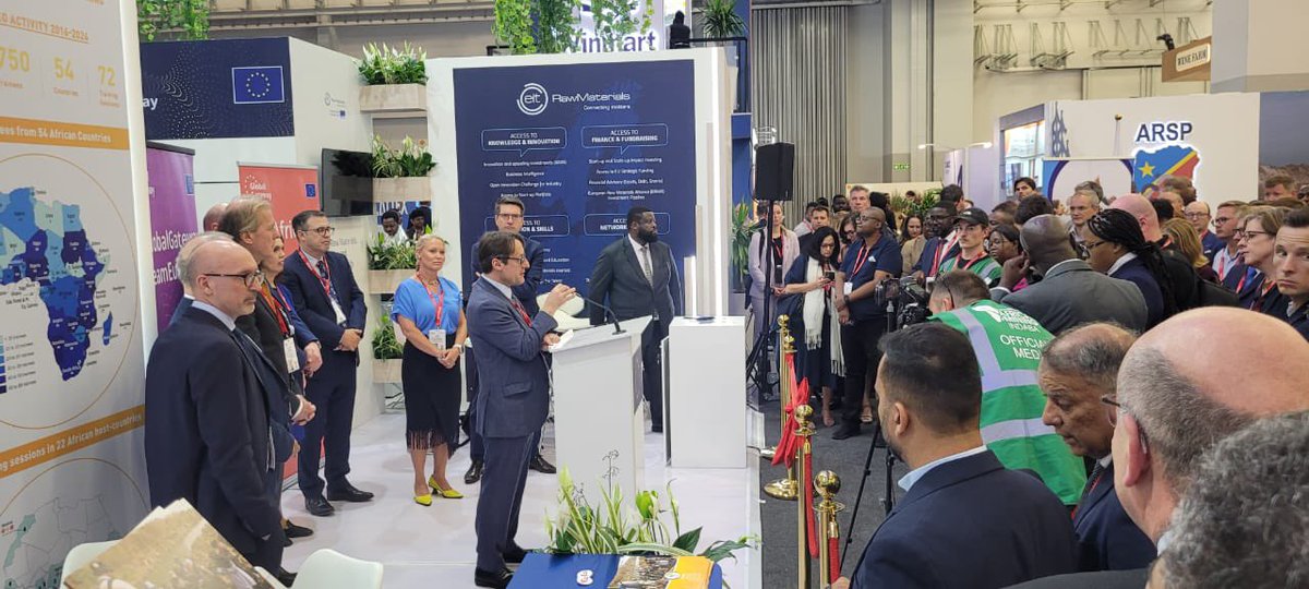 Inauguration du stand de l’Union Européenne 🇪🇺 au salon #MiningIndaba à CapeTown : des entreprises parmi les plus innovantes, un partenariat avec les États producteurs et engagement pour l’avenir de la gouvernance du secteur extractif.
#GlobalGateway #TeamEurope #ITIE