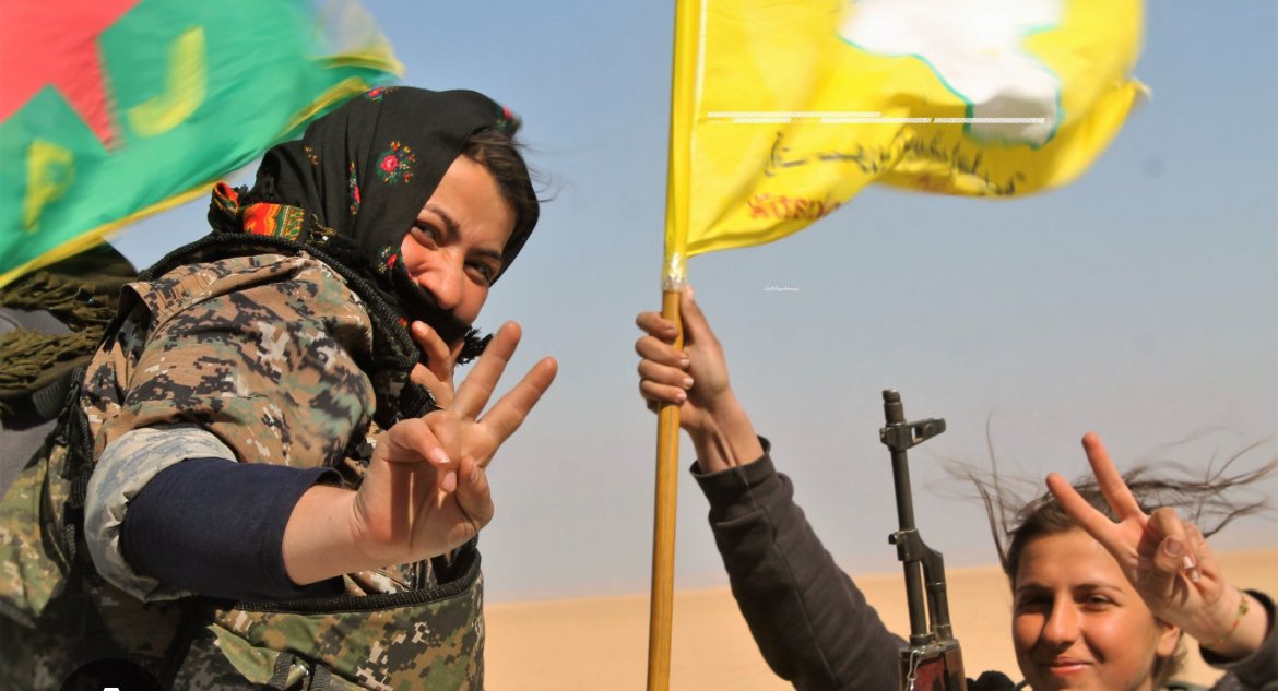 Pere_Catalonia's tweet photo. @patri_laroja Aquestes dones #Empoderades lluiten contra l'Islamisme dels Àrabs de #Palestina.
Potser que espavileu, rucs. 😉
#Kurdistan. https://t.co/UH84kHmvQC