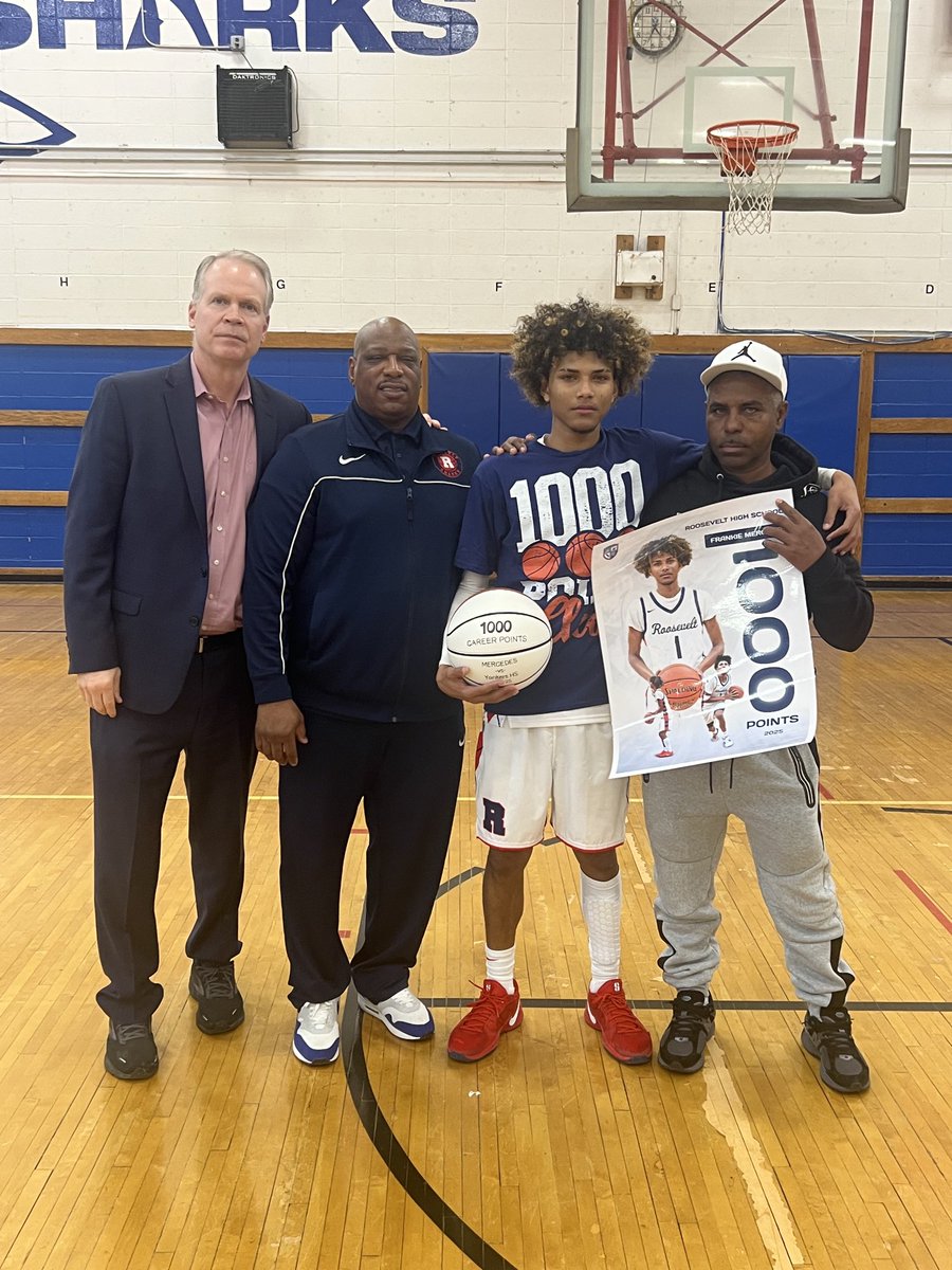 Edward DeChent tweet media