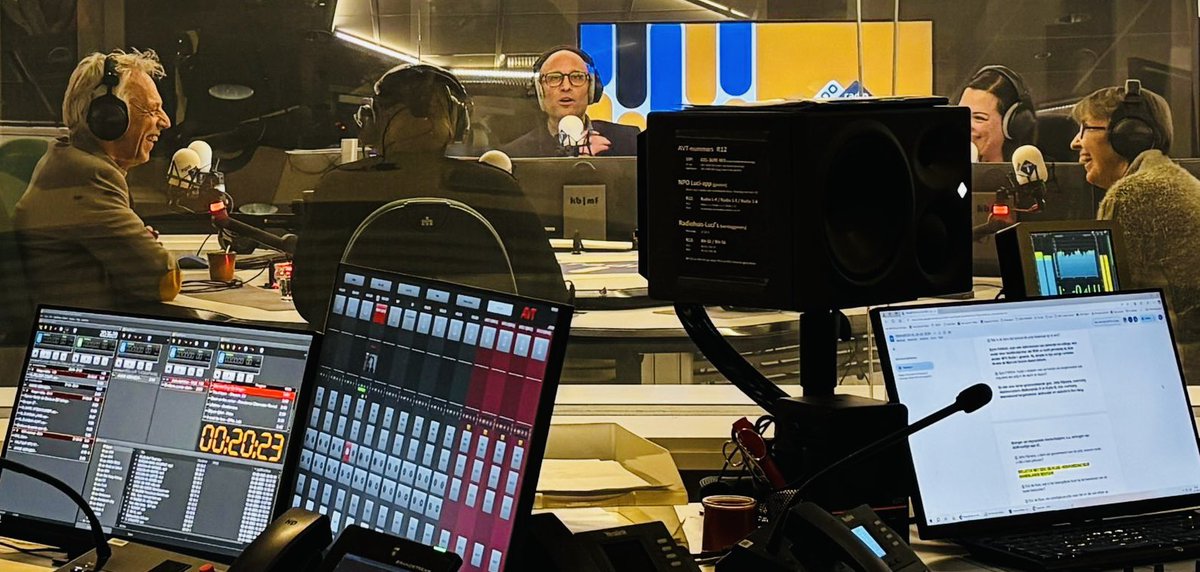 Leuk weer even terug in de radiostudio bij <a href="/WNLHaagseLobby/">WNL Haagse Lobby</a> met <a href="/CdkDrenthe/">CvdK Jetta Klijnsma</a> en <a href="/NadyaAboyaakoub/">Nadya Aboyaakoub-Akkouh</a>. 
Mooi gesprek o.l.v. <a href="/MartijndeGreve/">Martijn de Greve</a> en <a href="/eisitman/">Elif Isitman</a> over leiderschap, het ravijnjaar en de schoonheid van lokaal bestuur. <a href="/NPORadio1/">NPO Radio 1</a>