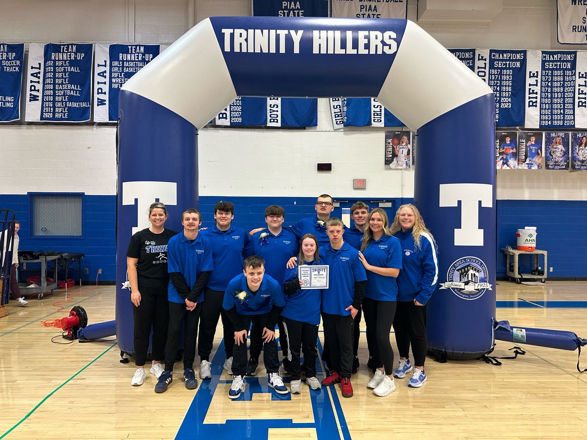 Wrapped up a great day celebrating the Bocce Seniors!! #itsagreatdaytobeahiller