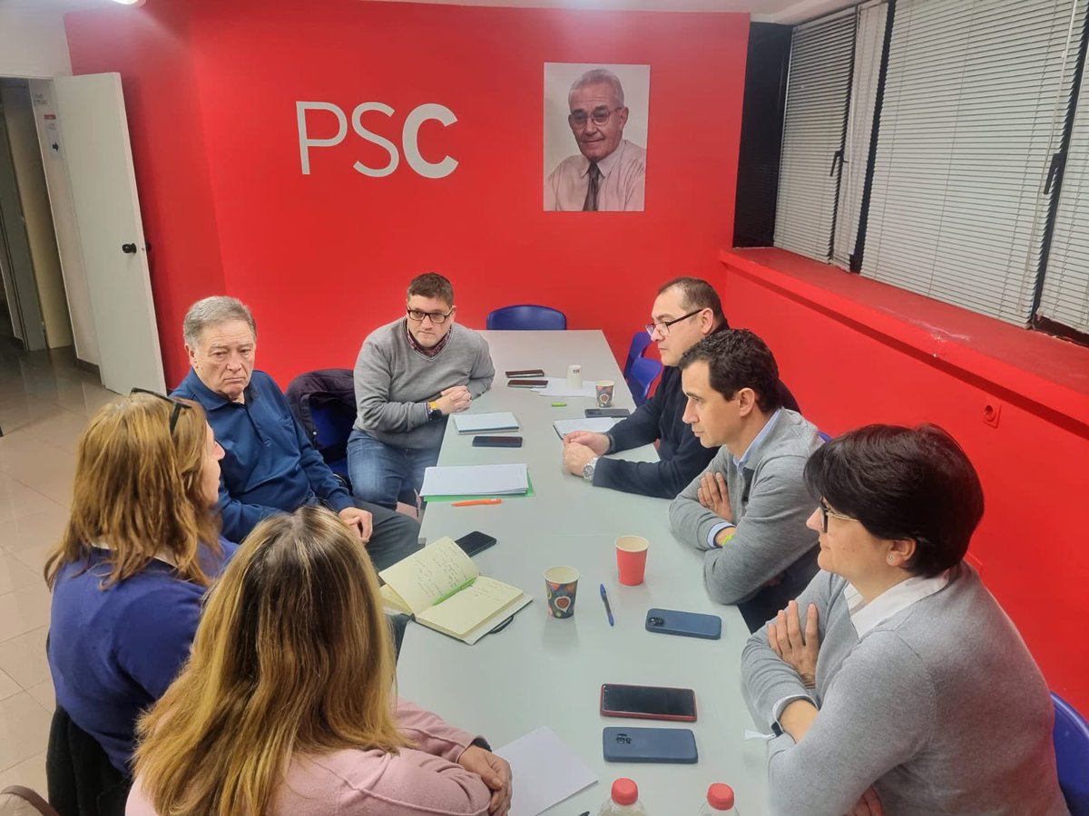 Tarda de treball de la nostra executiva amb <a href="/CocemfeBCN/">Cocemfe Barcelona</a> i <a href="/cemfis_sc/">CEMFIS</a>  profitosa sessió de #politiquessocials #GentGran #Discapacitat #Accesibilitat #Salut .Projectes i complicitats necessàries per millorar Santa Coloma de Gramenet.
