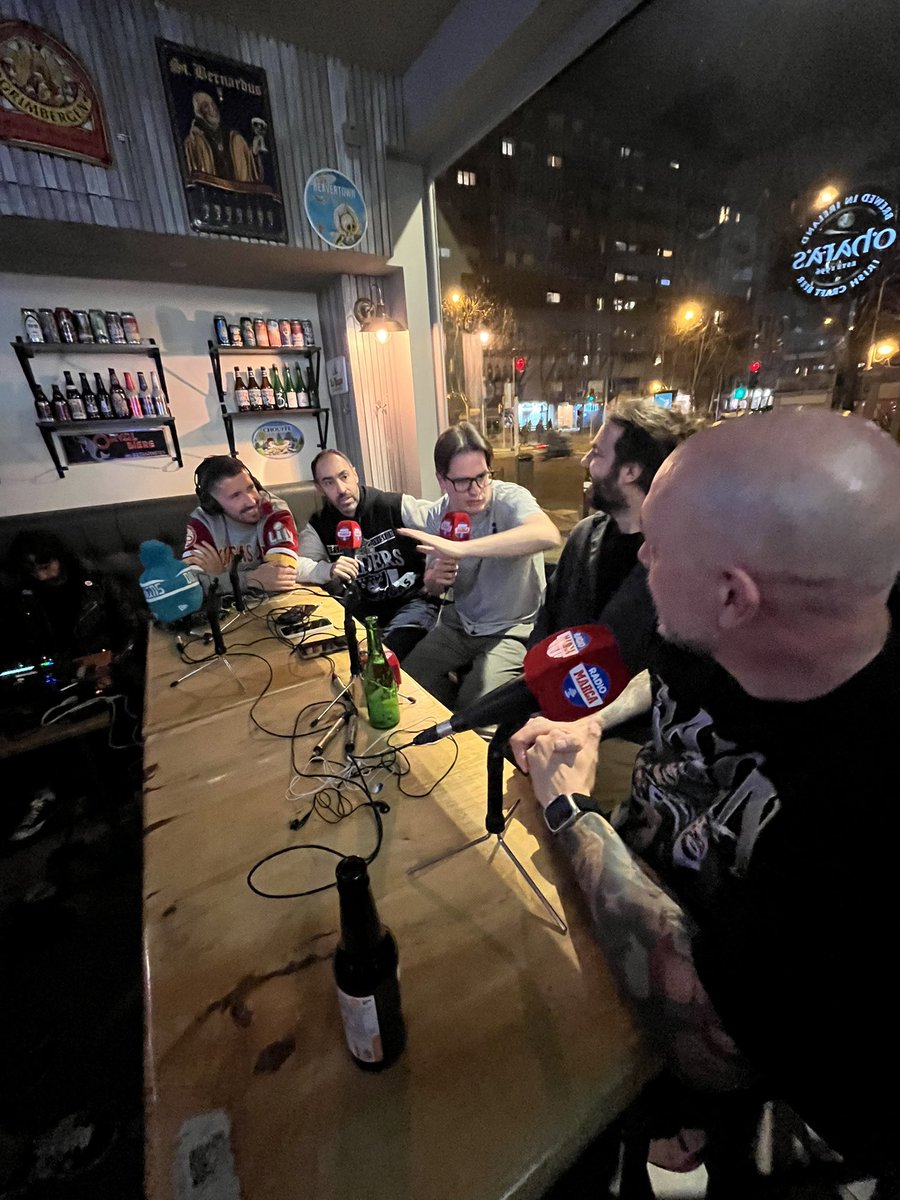 ElTouchdownNFL's tweet image. Y EL BOCHORNO FUE HISTÓRICO.

Muchas gracias a las casi 200 personas que habéis llenado La Birrería para este programa tan especial en @RadioMARCA marca 

Se os quiere. Iremos subiendo vídeos 📽️