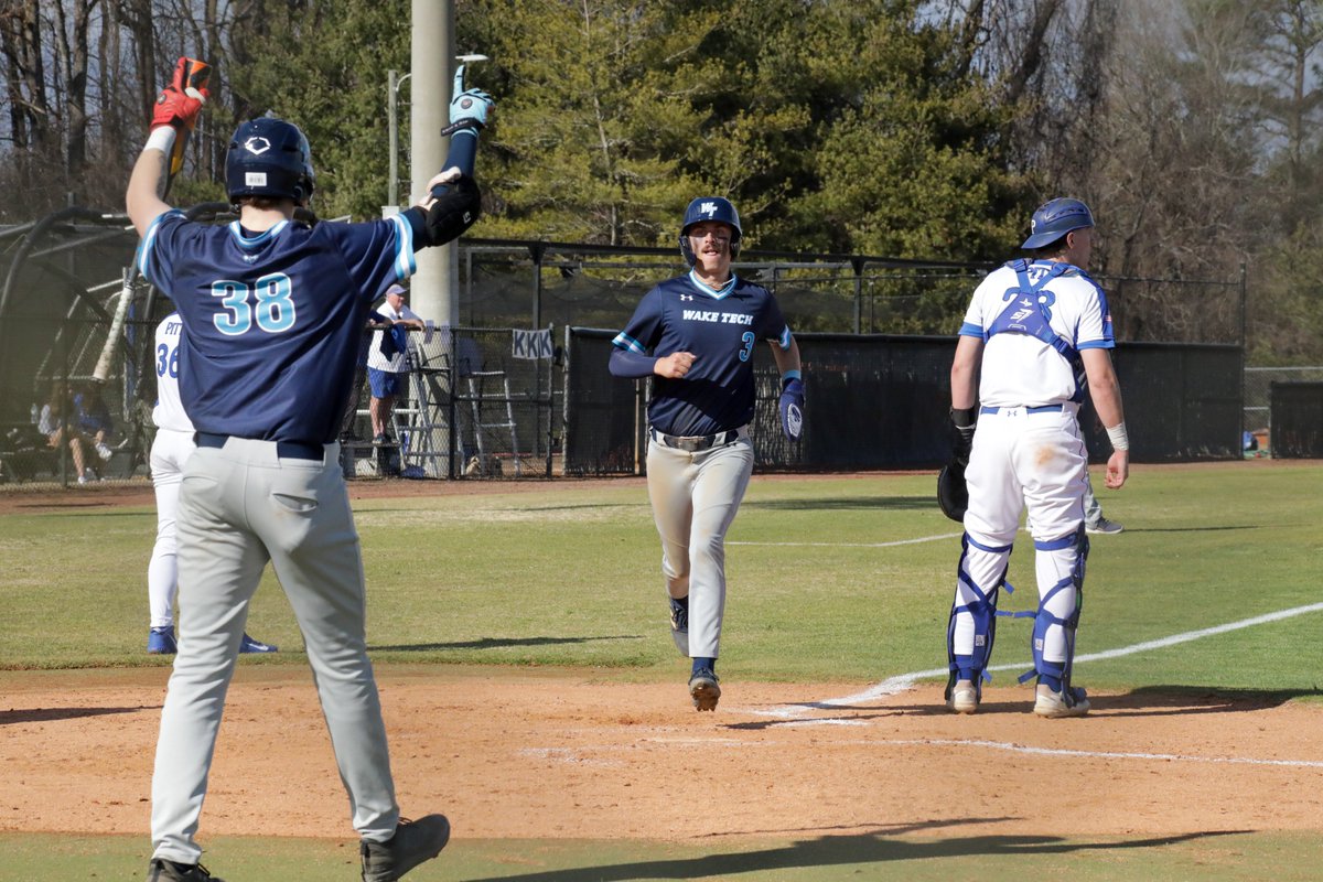 waketechbsb's tweet image. Workin&apos; on the weekend like usual. #WakeTech 🦅⚾️