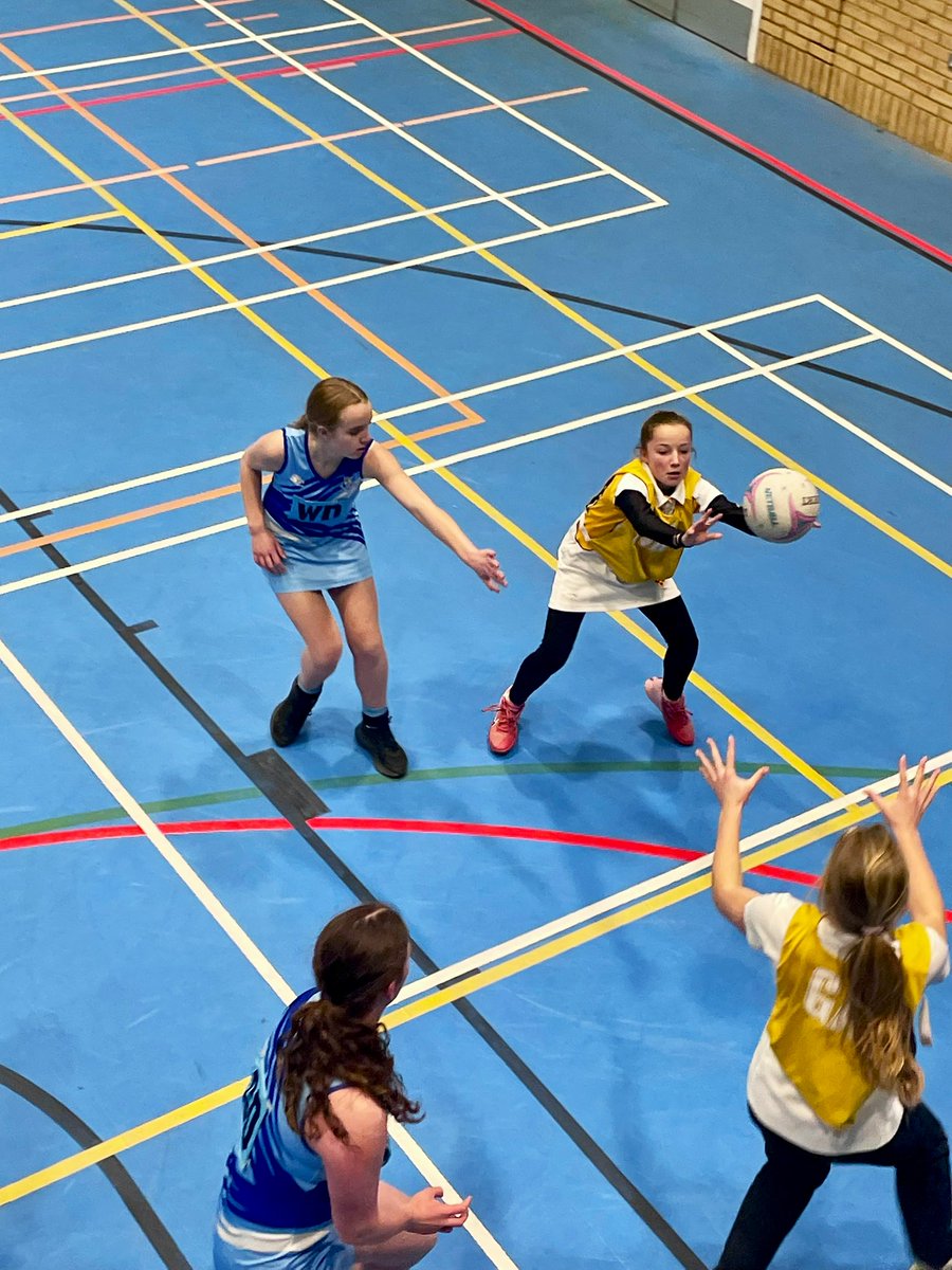 OratorySport's tweet photo. A really encouraging performance from @OratoryNetball U14βs on the newly marked indoor #NetballCourt - end to end play but just came up short (18/16) - well played and delighted with your commitment throughout the match ππΌ π‘β«οΈ #OratorySport https://t.co/jMGCWQXUml