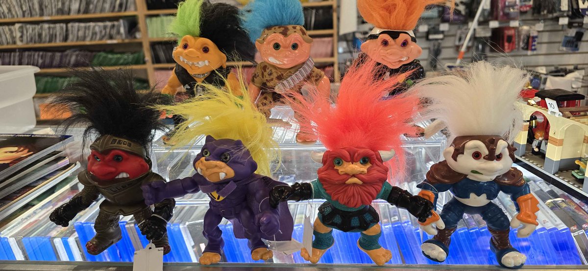 Freaktoyz's tweet photo. 1992 had two lines trying to sell Trolls to boys. One was called Stone  Protectors, but these are Battle Trolls! Released by the official rights  holder, Hasbro, these are the legitimate “Big Haired Dudes with Bad  Attitudes”!!! #FreaktoyzArmy #BattleTrolls #Hasbro #90s #ToyStore https://t.co/jnskI9cxOb
