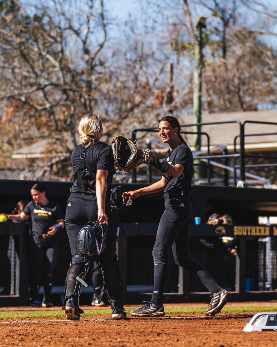 NCAA Softball tweet media
