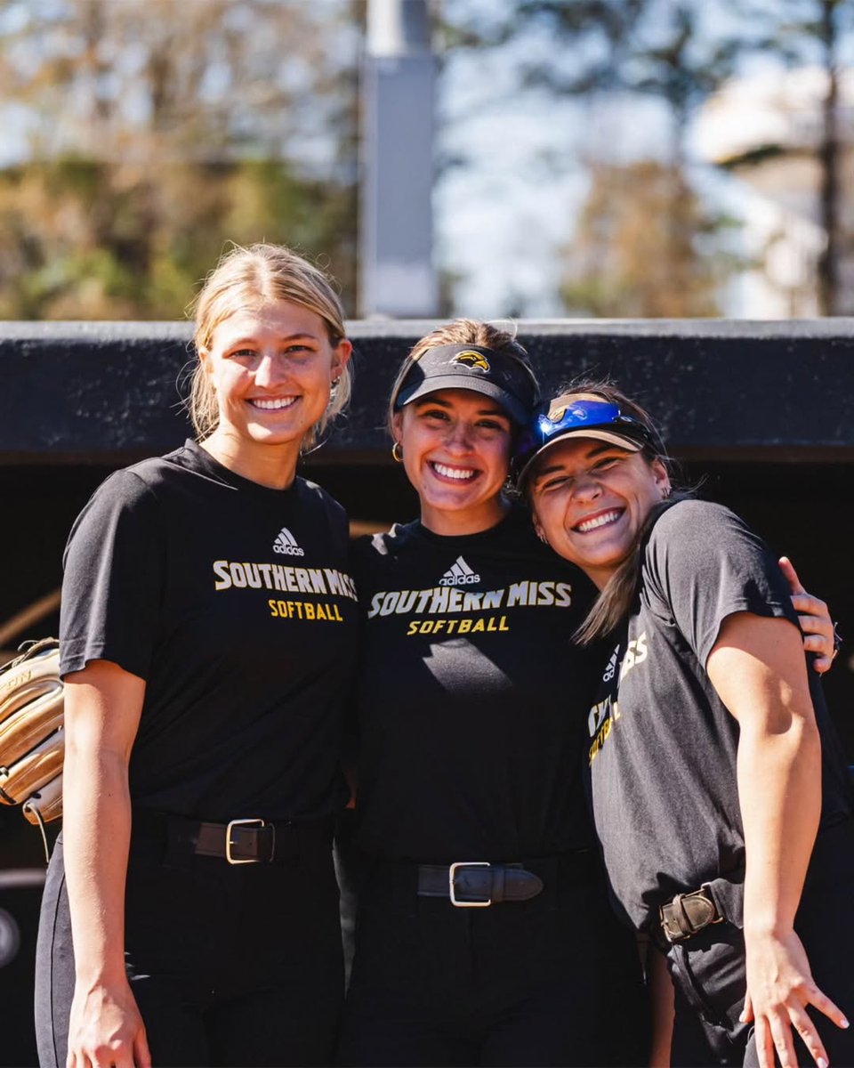 NCAA Softball tweet media