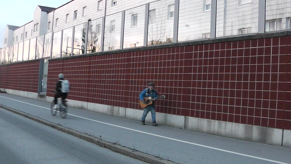 walking_guitar's tweet photo. -
WalkingGuitar heute am 29.01.2025 #29januar
#konzert #unterwegs #livemusíc 🎸 🎤 🎵 📹
#walknrocknroll musikalischer #spaziergang
_edit1_220x_edit2 (29 sekunden)_edit2
*1video (29sec) & 2 fotos mit mir auch am #29jan https://t.co/K65leadTfx