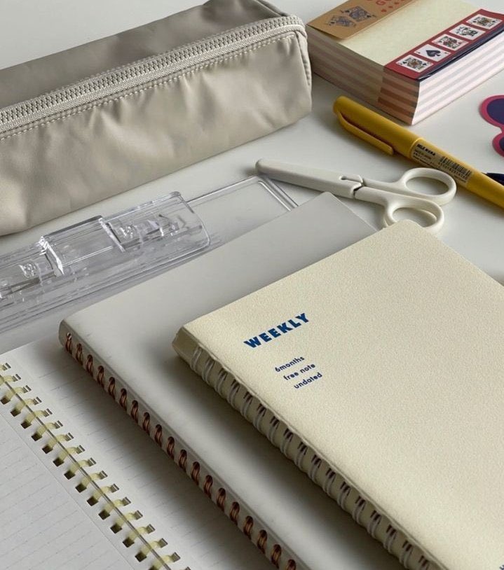 ingridpfaria's tweet image. Achados da shopee para estudantes 

Thread útil: